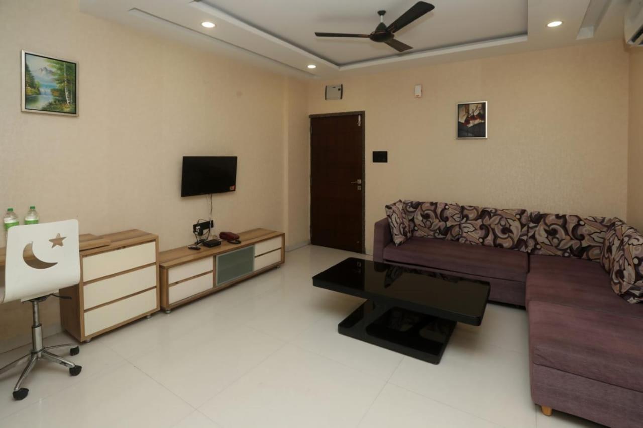 Stay10 Luxury Service Apartment Indore Buitenkant foto