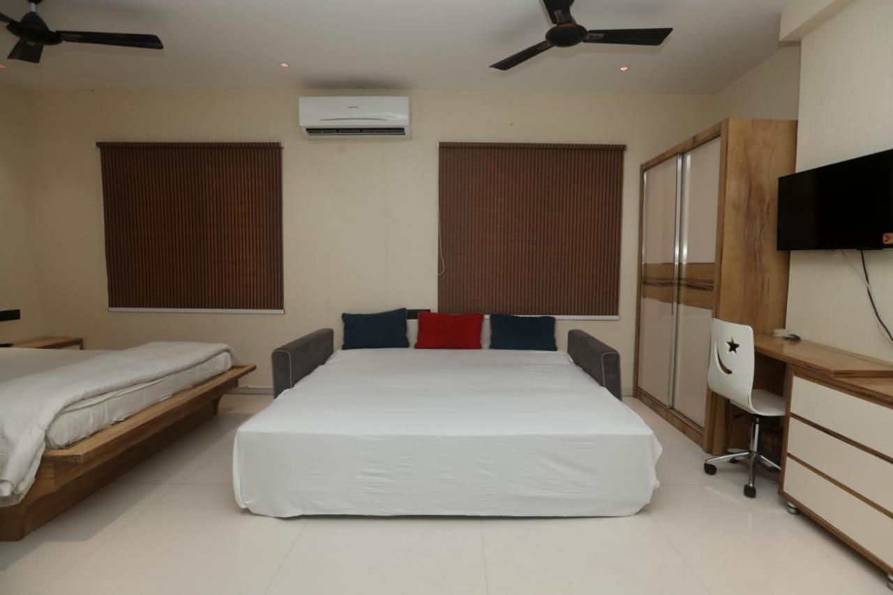 Stay10 Luxury Service Apartment Indore Buitenkant foto